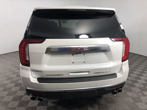Used 2022 GMC Yukon Denali w/ Denali Premium Package image 7