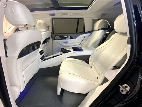 Used 2025 Mercedes-Benz Maybach GLS 600 4MATIC image 20