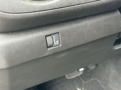 Used 2024 Chevrolet Colorado W/T image 16