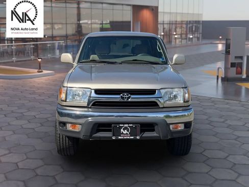 Used 2002 Toyota 4Runner SR5 AWD/4WD image 3