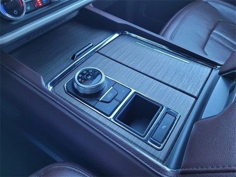 Used 2024 Ford Expedition Max Limited image 12