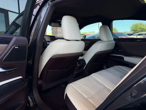 Used 2021 Lexus ES 300h Ultra Luxury w/ Accessory Package 2 FWD image 43
