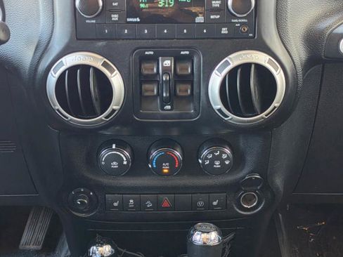 Used 2017 Jeep Wrangler Unlimited Sahara w/ Dual Top Group AWD/4WD image 14