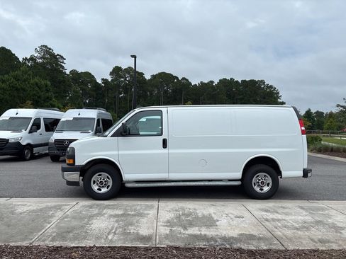 Used 2023 GMC Savana 2500 Work Van w/ Driver Convenience Package image 7