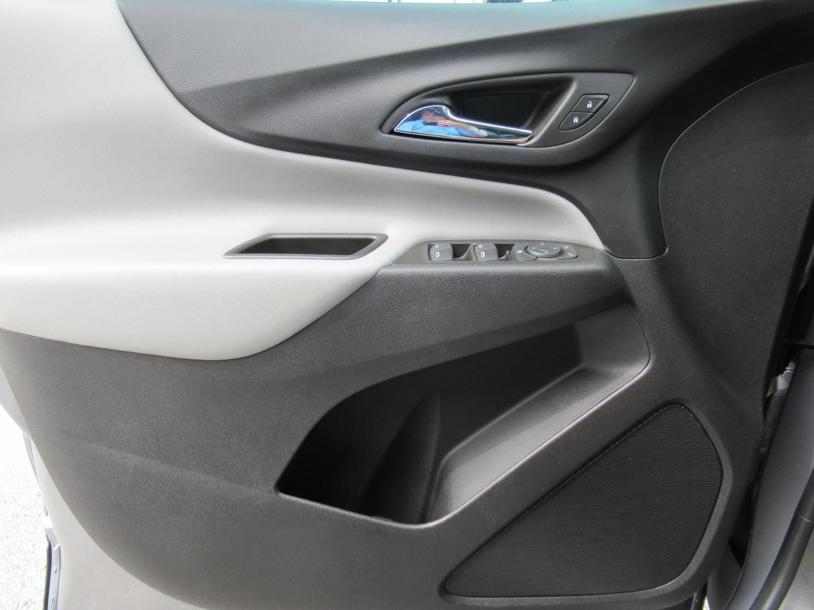 Used 2024 Chevrolet Equinox LS w/ LS Convenience Package FWD image 19