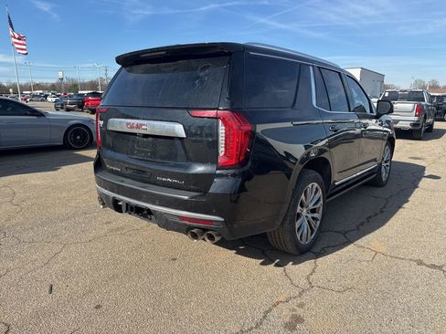 Used 2023 GMC Yukon Denali w/ Denali Reserve Package image 3