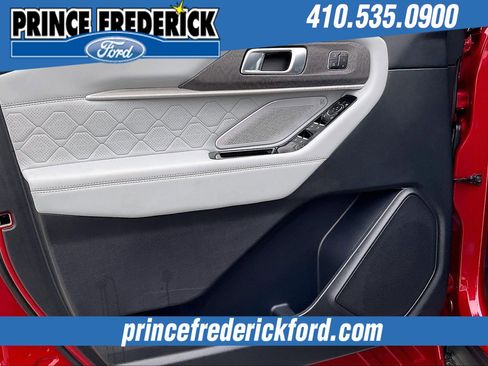 Used 2025 Ford Explorer Platinum w/ Ultimate Package image 22