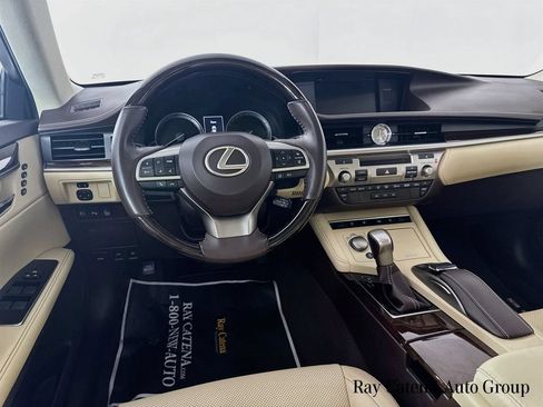 Used 2017 Lexus ES 350 w/ Luxury Package FWD image 24