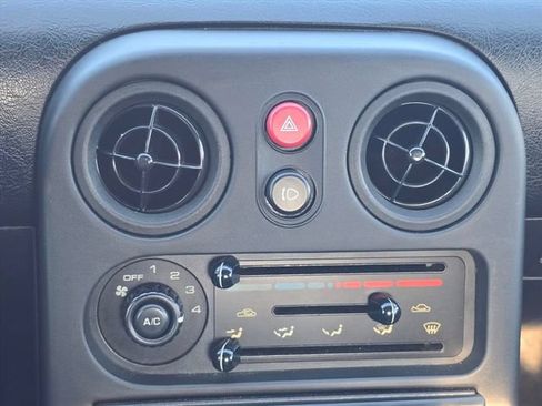 Used 1990 MAZDA MX-5 Miata RWD image 21