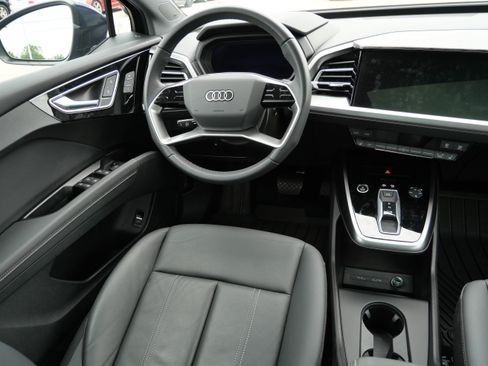 Used 2023 Audi Q4 e-tron Premium Plus w/ Premium Plus AWD/4WD image 9