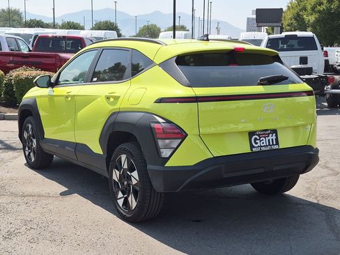 Used 2024 Hyundai Kona SEL AWD/4WD image 8