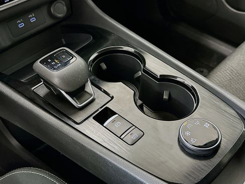 Used 2025 Nissan Rogue SV image 24