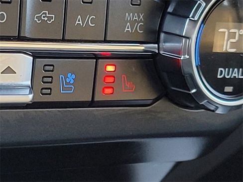 Used 2022 Ford F250 Lariat w/ Lariat Value Package image 25