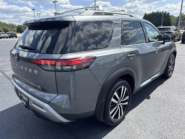 Used 2024 Nissan Pathfinder Platinum w/ Cargo Package AWD/4WD image 7
