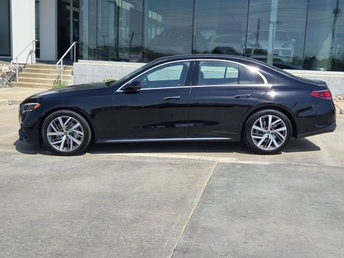 Certified 2025 Mercedes-Benz E 350 4MATIC Sedan image 2