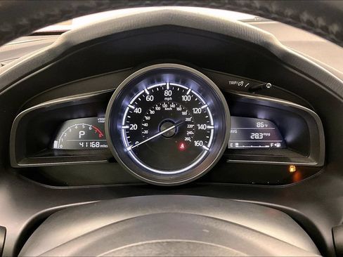 Used 2018 MAZDA MAZDA3 Touring FWD image 19