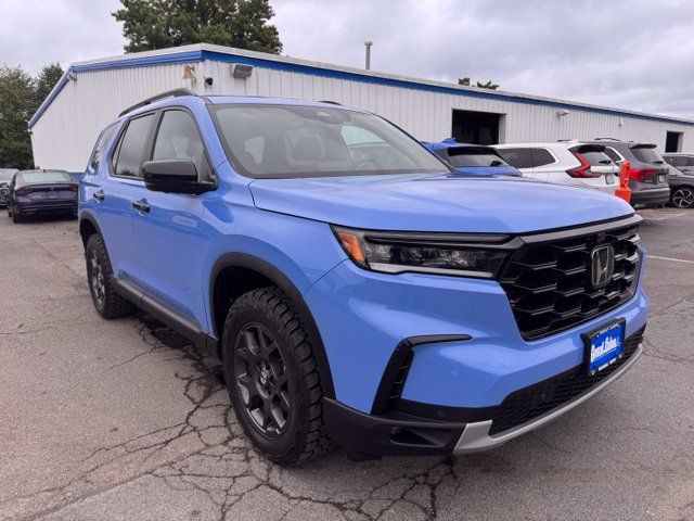 Used 2024 Honda Pilot TrailSport image 8