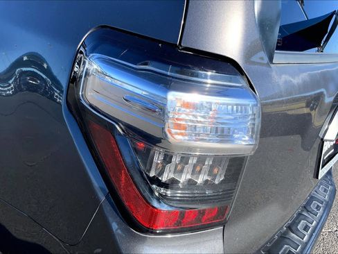 Used 2014 Toyota 4Runner SR5 image 28