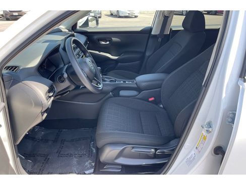 Certified 2027 Honda HR-V LX image 10