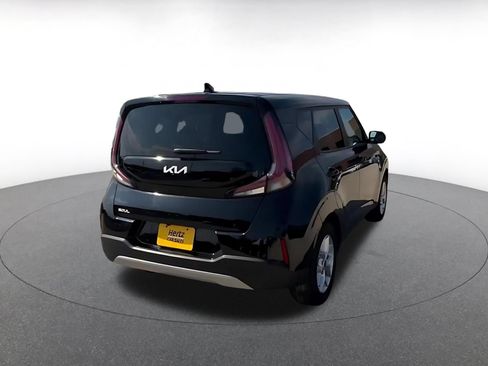 Used 2025 Kia Soul LX w/ LX Technology Package FWD image 15