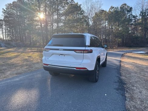 Used 2023 Jeep Grand Cherokee 4WD 4xe image 5