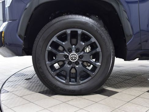 Used 2024 Toyota Tundra Platinum AWD/4WD image 21
