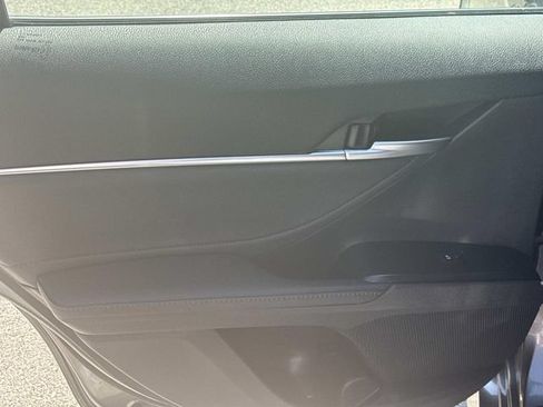 Used 2018 Toyota Camry XLE w/ Driver Assist Package FWD image 12