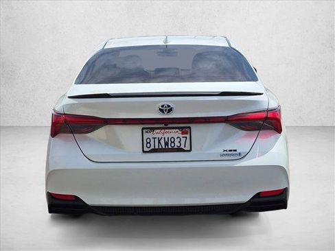 Used 2021 Toyota Avalon XSE FWD image 6
