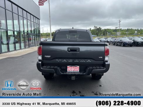 Used 2022 Toyota Tacoma TRD Sport AWD/4WD image 7