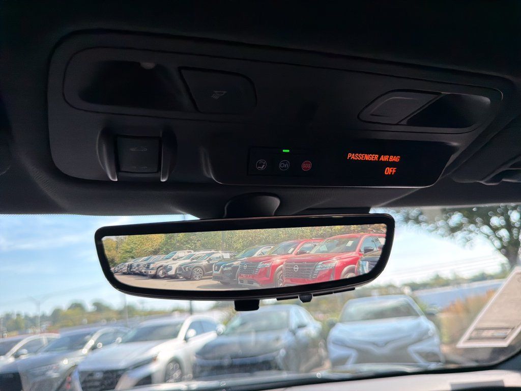 Used 2022 Chevrolet Camaro ZL1 RWD image 50