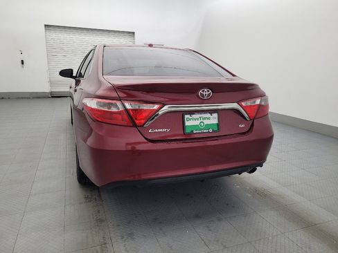 Used 2017 Toyota Camry SE image 6