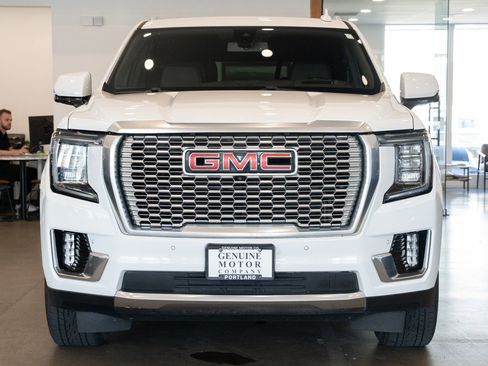 Used 2022 GMC Yukon Denali AWD/4WD image 2
