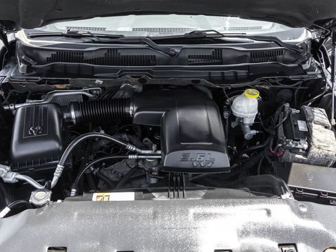 Used 2019 RAM 1500 Express AWD/4WD image 32