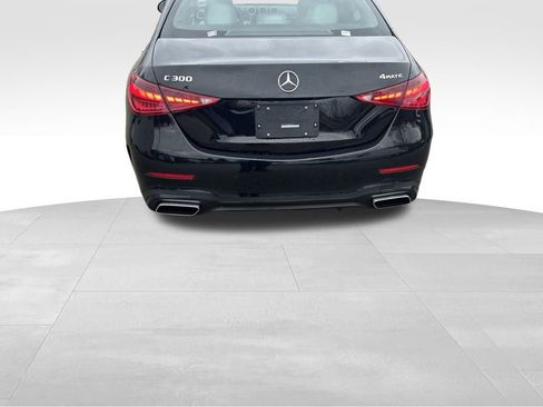 Used 2025 Mercedes-Benz C 300 4MATIC Sedan image 4