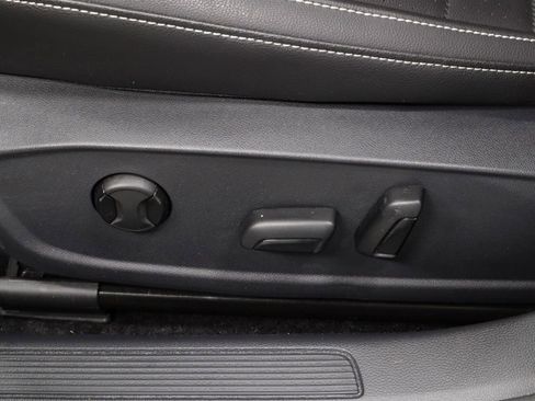 Used 2023 Volkswagen Jetta SE w/ Panoramic Sunroof Package FWD image 25