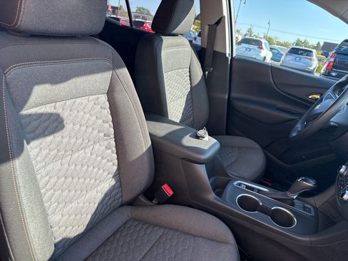 Used 2018 Chevrolet Equinox LT image 37