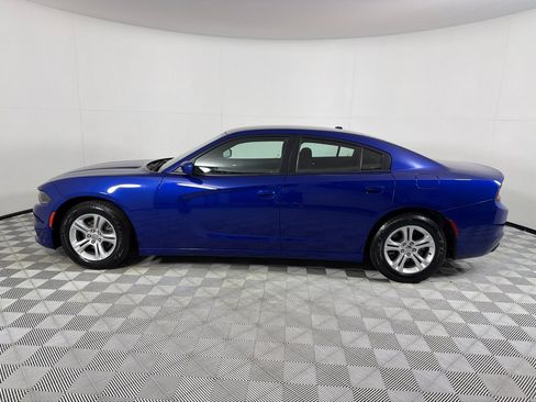 Used 2021 Dodge Charger SXT w/ Driver Convenience Group RWD image 8