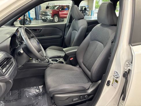 Used 2025 Subaru Forester Premium AWD/4WD image 10