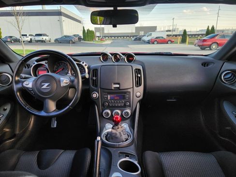 Used 2018 Nissan 370Z Coupe image 7