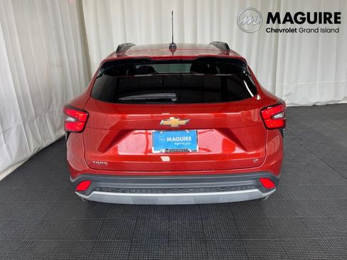 Used 2024 Chevrolet Trax LT w/ Driver Confidence Package FWD image 27