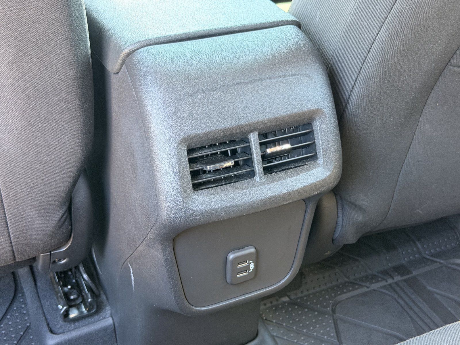 Used 2022 Chevrolet Equinox LT FWD image 36