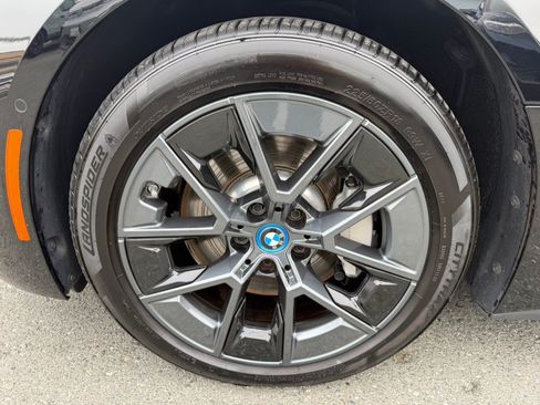 Used 2023 BMW i4 eDrive35 w/ Premium Package RWD image 51