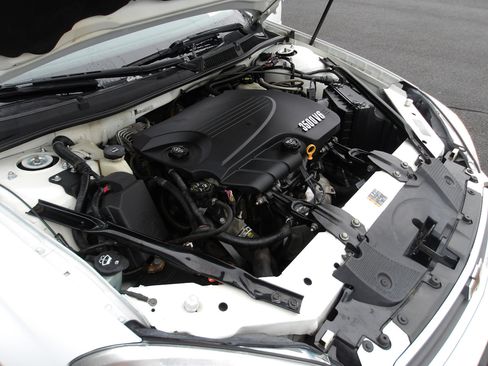 Used 2011 Chevrolet Impala LT image 18