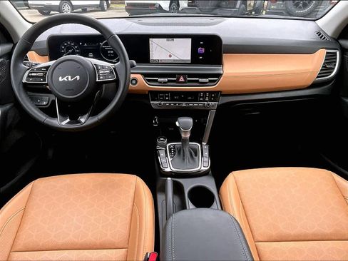 Used 2024 Kia Seltos EX image 21