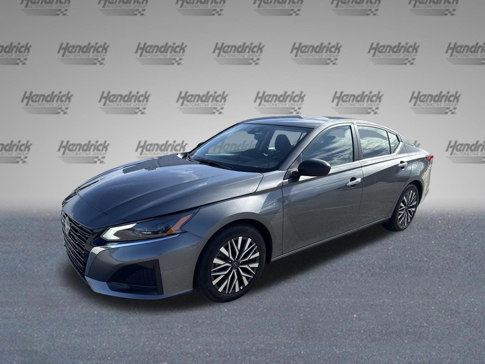 Used 2025 Nissan Altima 2.5 SV FWD image 4