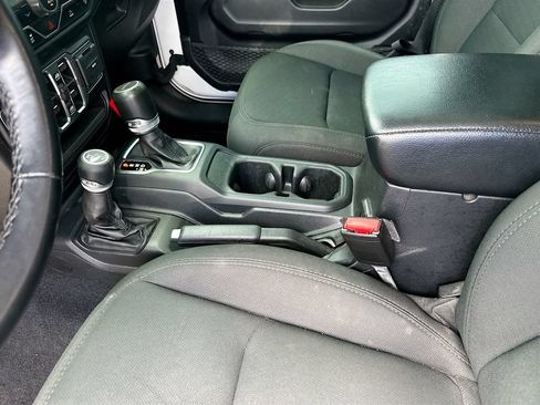 Used 2021 Jeep Gladiator Sport AWD/4WD image 25