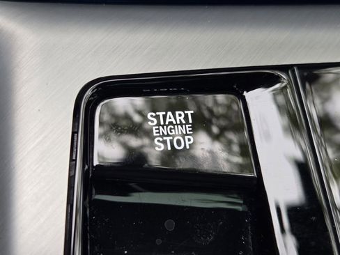 Used 2025 BMW X3 xDrive30i w/ Premium Package image 21