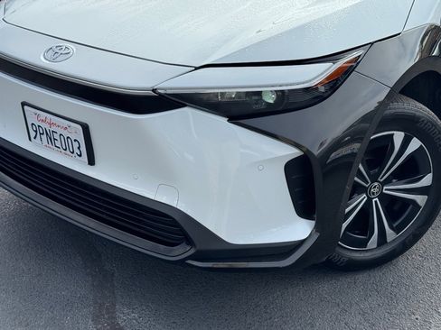 Used 2024 Toyota bZ4X FWD image 3