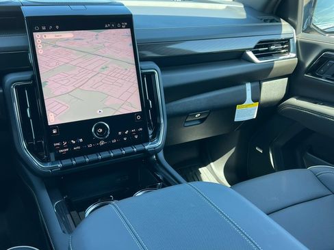 New 2026 GMC Yukon Elevation w/ Elevation Premium Package AWD/4WD image 39