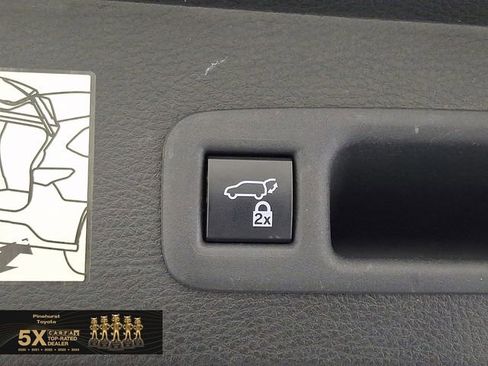 Certified 2021 Toyota Sienna Platinum FWD image 36